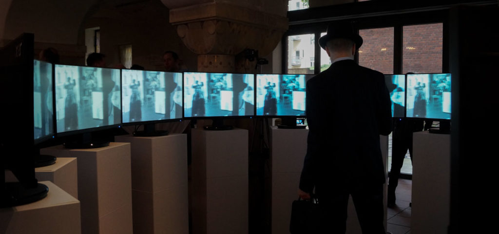 Circles, interactive installation for 13 monitors and a curious person, by André Werner. Berlin, 25-27 May 2017. Part of the exhibition Zeig Dich! at the Zwingli church.