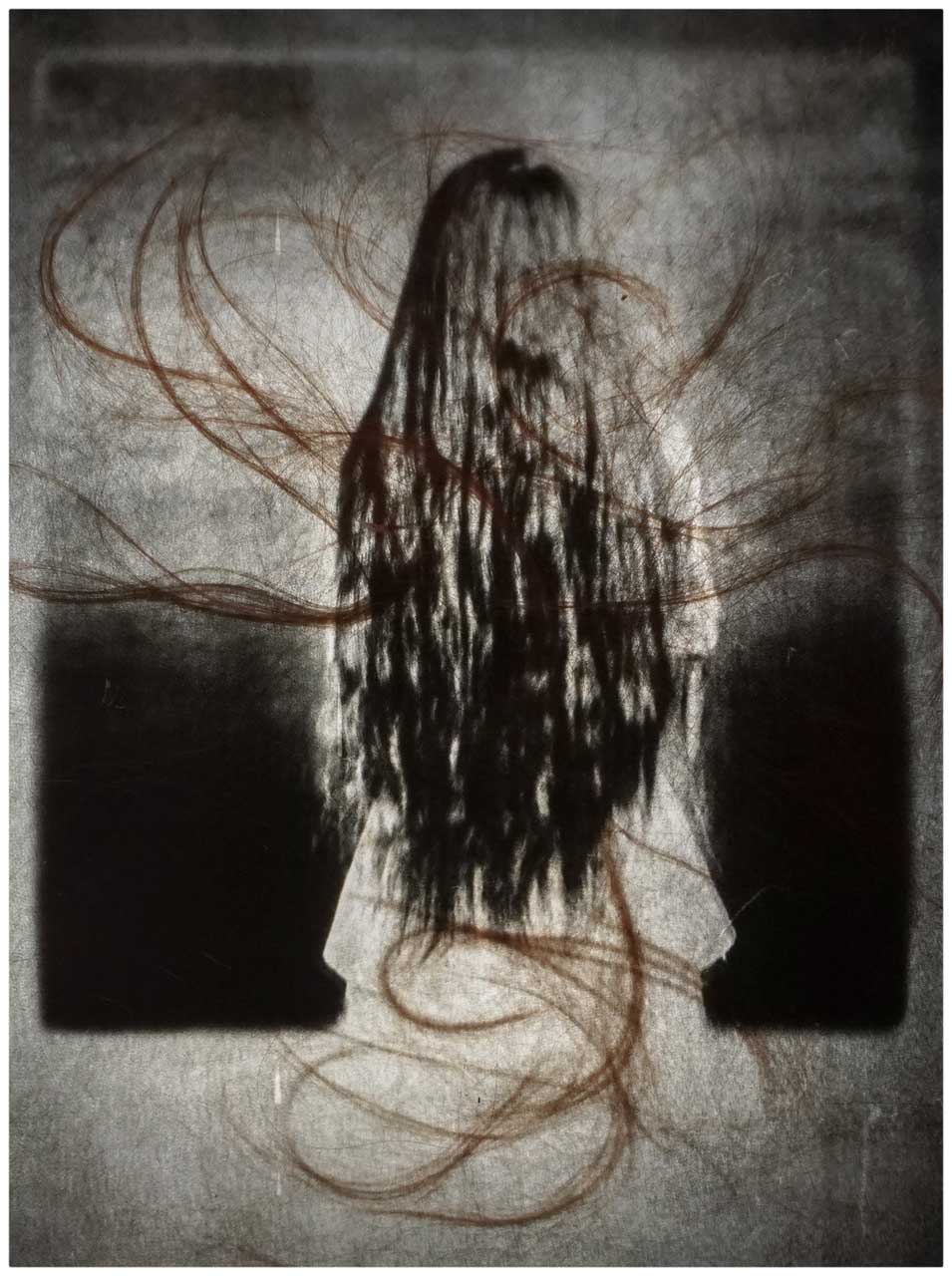 André Werner, from the series „Her Hair“ (Her Hair II, 2023) Fine Art print on Baryte paper, Edition of 5 | 2 AP 40 x 30cm (print), 39 x 29 cm Passepartout, 50 x 40 cm (framed) signed, dated and numbered